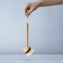 Ver imagem 2 de Escova de Bambu Oikos Redonda com Cabo para Limpeza Preta