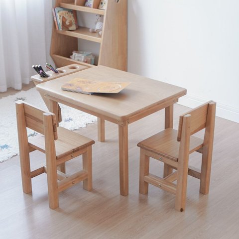 Mesa com 2 Cadeiras Infantil Alecrim em Madeira Amêndoa