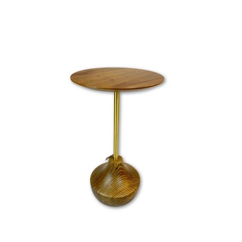 Mesas Laterais Bali e Bali Glass – Elegância Natural em Nogueira com Toque Dourado