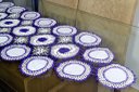 Ver imagem 1 de Caminho de Crochê Linha Cléa 1,55m - Branco e Roxo Arte & Tear caminho de mesa