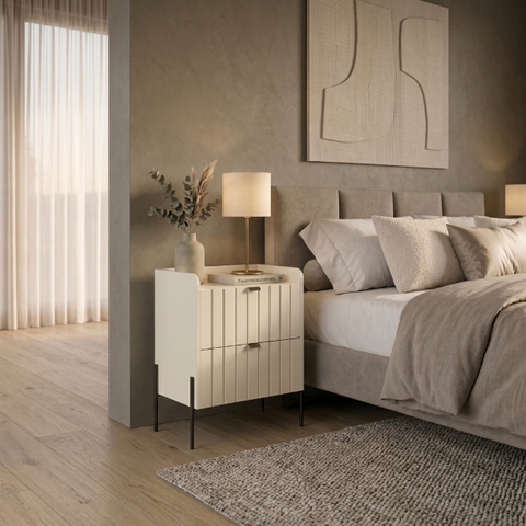 Mesa de Cabeceira Moriah 2 Gavetas Detalhe Laqueados Moriah 60cm Off White Preto