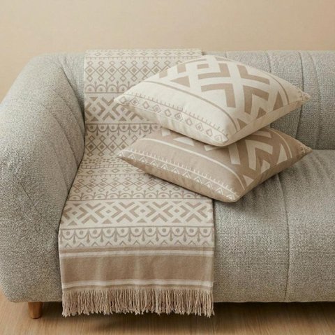 Kit Manta e Almofadas Decorativas para Sofá Imperial Bege - Nexta Casa