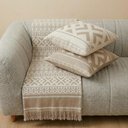 Ver imagem 1 de Kit Manta e Almofadas Decorativas para Sofá Imperial Bege - Nexta Casa