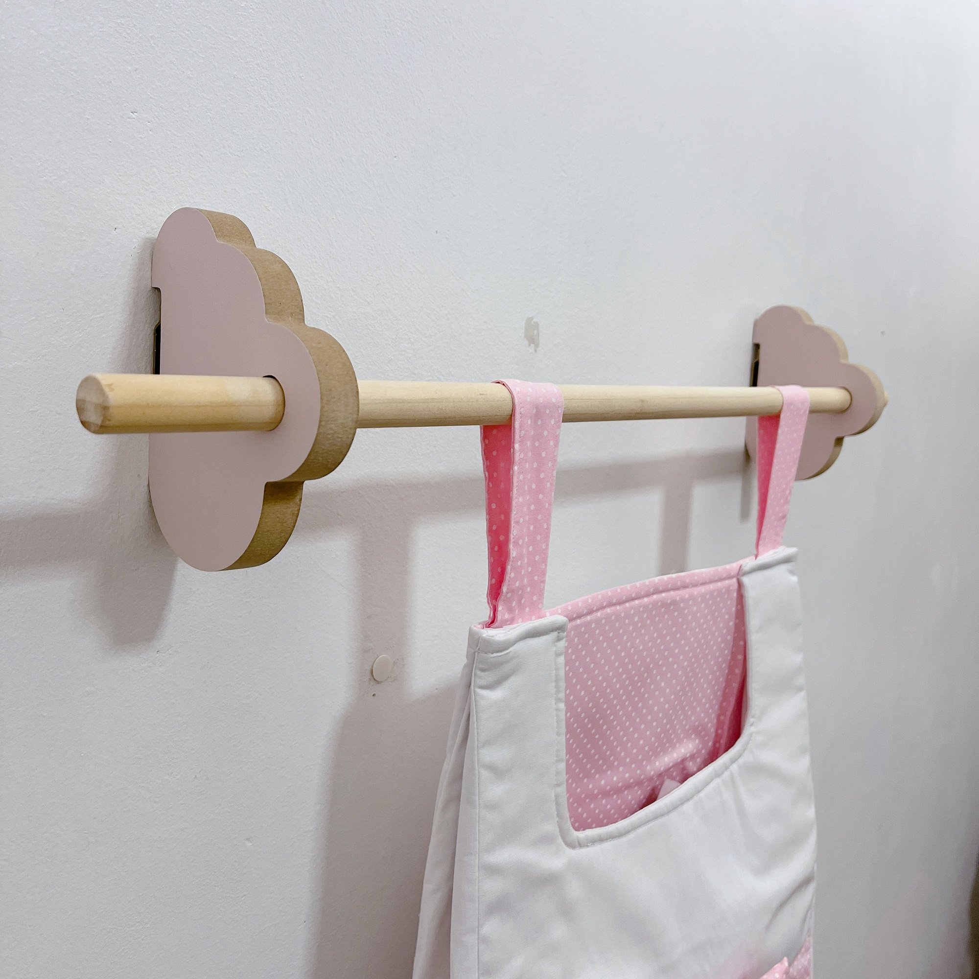 1 Varão Nuvem 60cm para Porta Fraldas Decorativo Quarto:rosa