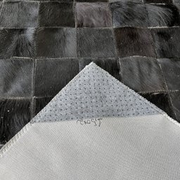 Tapete de couro preto natural 1,50x2,00 sem borda peça 10x10 - 3