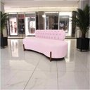 Ver mais imagens de Sofá 3 Lugares Orgânico Curvo Tókio 180cm Couro Rosa Bebê