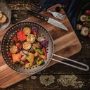 Ver imagem 2 de Grelha Wok Furada Churrasco em Alumínio Anodizado com Cabo 26 Cm Ø - Tramontina 20847026