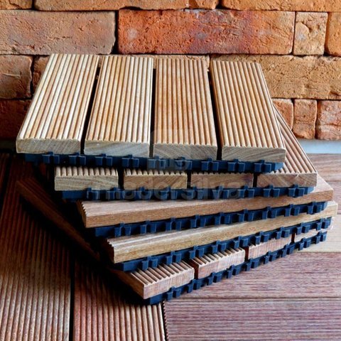 Kit 10 Placas Deckmadeira com Base Plástica Friso Antiderrapante 30cmx30cm  