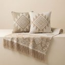 Ver imagem 2 de Kit Manta e Almofadas Decorativas para Sofá Montreal Bege - Nexta Casa