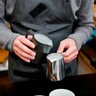 Leiteira Chaleira Bule Medidor Inox Preto Bar Cafeteria 350ml - 4