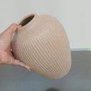 Ver imagem 5 de Vaso Decorativo de Cerâmica Bege 25x20x20cm Enfeite Sala Mesa Estante Aparador