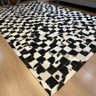 Tapete de Couro Preto e Branco Malhado 2,00x3,00 Placas 10cm Quadriculado - 1