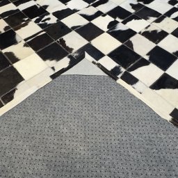 Tapete de Couro Preto e Branco Malhado 2,00x3,00 Placas 10cm Quadriculado - 3