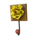 Ver imagem 2 de Cabideiro Gancho 1 Flor de Metal Amarela e Madeira Peroba