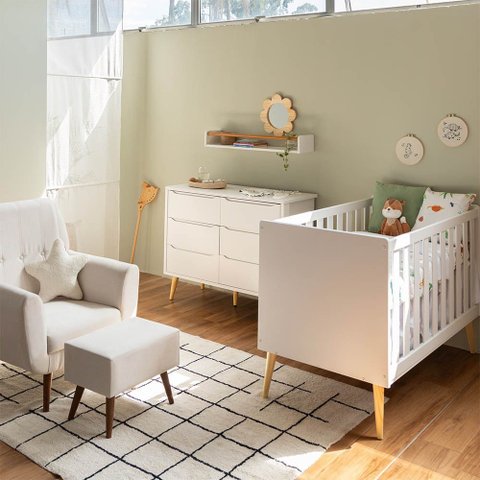 Kit Quarto Theo com Pés Retrô Natural - Berço + Cômoda 6 Gavetas + Poltrona de Amamentação Lola com 
