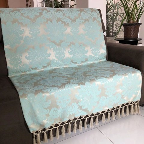 Manta para Sofá em Tecido Jacquard Medalhão 190x140cm