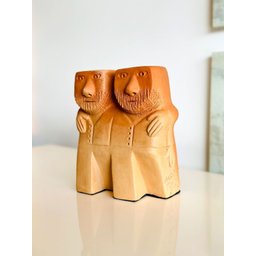 Escultura Casal de Homens Passeando em Cerâmica. Mano de Baé - 2