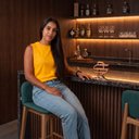 Ver imagem 2 de Banqueta Alta Arabella Madeira Maciça Estofada Encosto Curvo Linho Verde - Desk Design