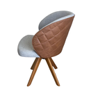 Ver imagem 4 de Kit com 4 Cadeiras Giratórias com Base em Madeira Maciça Cor Mel – Exclusiva Linho Cinza