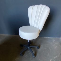 Cadeira Mocho Pétala Corino Cinza Claro - In9 Decor - 2