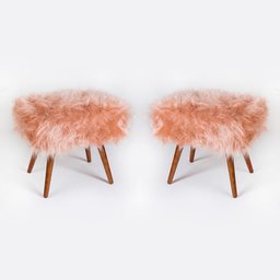 Kit 2 Puffs Decorativo Siena Pés Palito Pelo Rosê - Salaone - 1