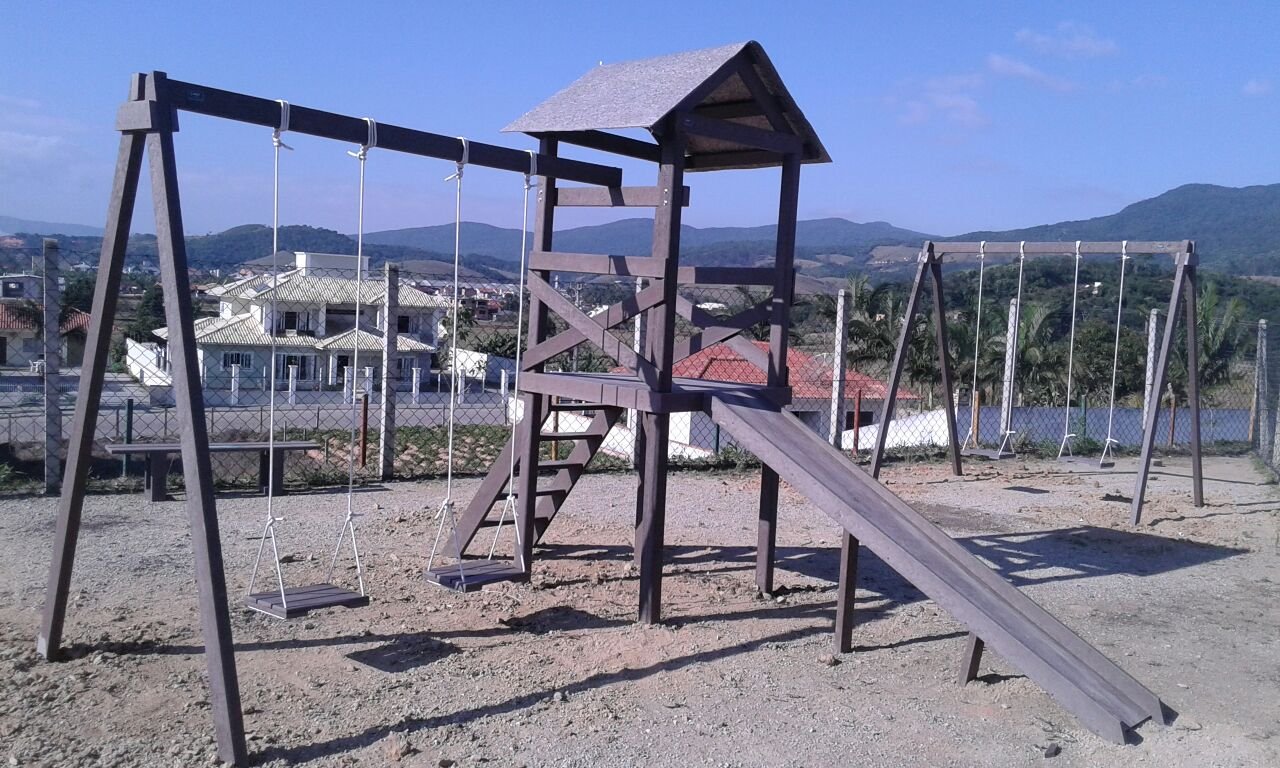 Parque Infantil em Madeira Plástica Maciça Marrom Playground 100% Reciclado 3,5m / Lc-50 Lanci - 1