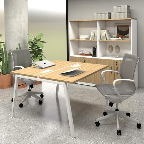Mesa Trabalho Plataforma 1,20m 2 Lugares C/ Pés Cavalete F5 Cor:macadâmia com Branco