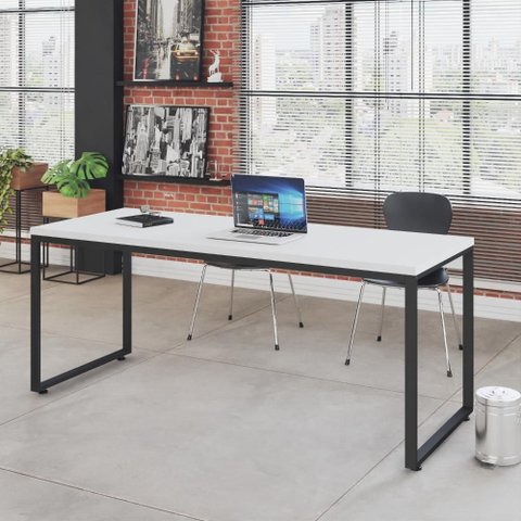 Mesa Kuadra Diretor 180x70x75cm Branco Chess / Est.Preta