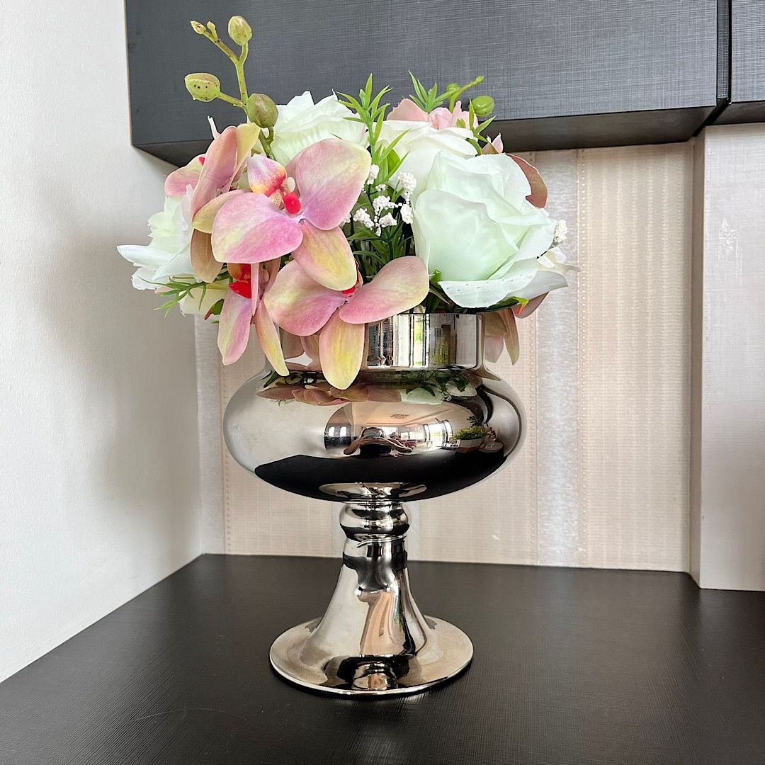 Centro de mesa luxo com pedestal na cor cinza metalizado | MadeiraMadeira
