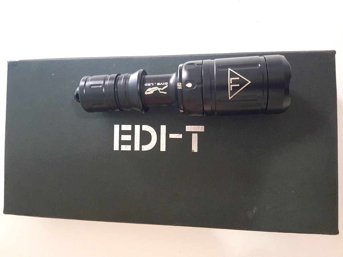 Lanterna EDI-T D4 Mergulho Recarregável Kit Completo - 5