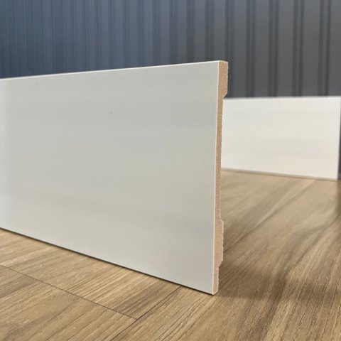 Rodape Poliestireno Liso Branco 15cm X 1,5cm Br 2,40m - Liso 15 Cm