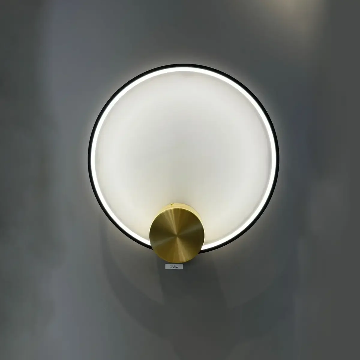 Ver imagem 2 de Arandela Led Signo 18w Preto com Dourado Usina Design