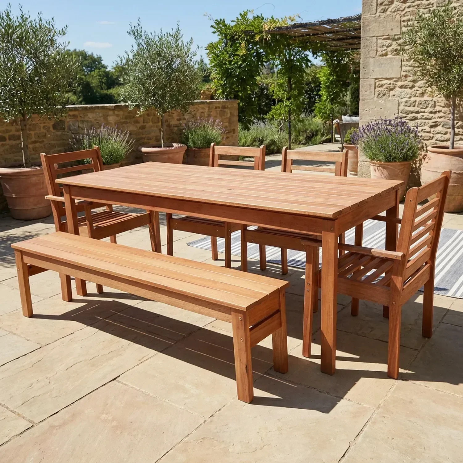 Conjunto Mesa com 4 Cadeiras e 1 Banco de Madeira Maciça 6 Lugares para Jardim e Varanda Marrom