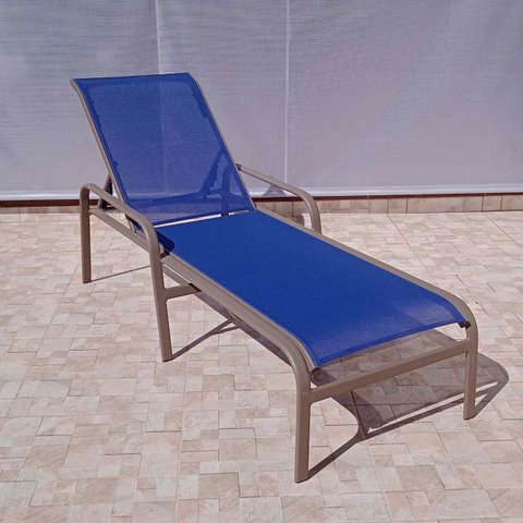Espreguiçadeira Maresias - Alumínio Fendi e Tela Sling Azul MÓVEIS E LAZER