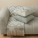 Ver imagem 1 de Kit Manta e Almofadas Decorativas para Sofá Cherry Azul Nevoa - Nexta Casa