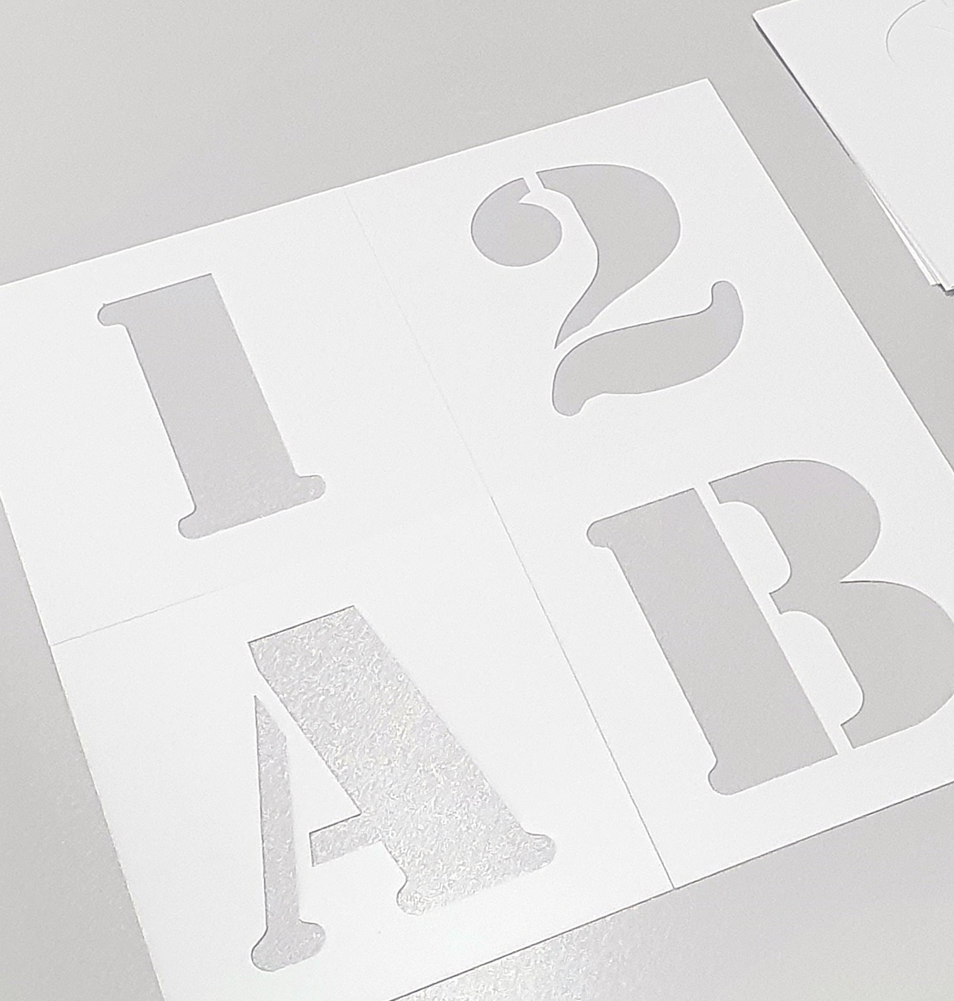 Stencil Letras e Números 15cm de Altura 36 Peças Alfanumérico Completo - 1