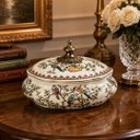 Ver imagem 2 de Porta-Joias Clássico em Porcelana com Estampa de Pássaros e Flores a: 22cm L: 18cm C: 18 cm