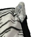 Ver imagem 4 de Cama Pet Safari Extra Grande Quadrada Impermeável: Onça Zebra Branco e Preto