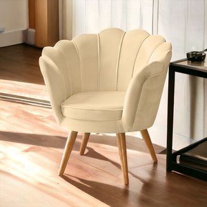 Poltrona Pétala Estofada Bege Pé Palito Eucalipto Decorativa