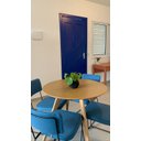 Ver imagem 3 de Conjunto Duas Cadeiras de Jantar Minimalista Roma Linho Azul Base Aço Preto - Ooca Móveis