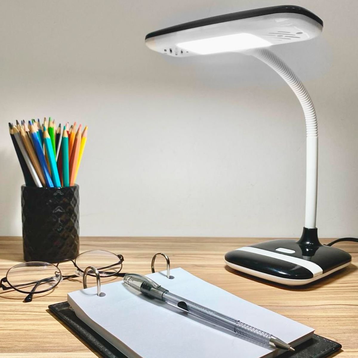 Luminária de Mesa Led Articulável P/ Quarto Escritório Pgb Luminária Led Articulável - 4