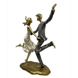 Estatueta Família Casal Namorados Dançando De Resina Mabruk - 2