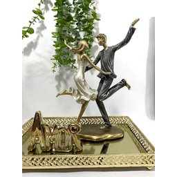 Estatueta Família Casal Namorados Dançando De Resina Mabruk - 5