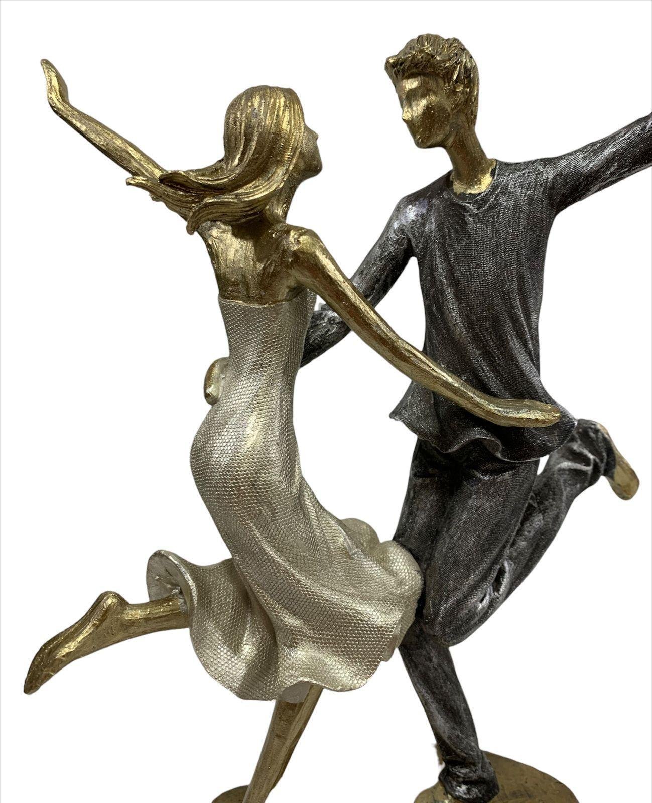 Estatueta Família Casal Namorados Dançando De Resina Mabruk - 3