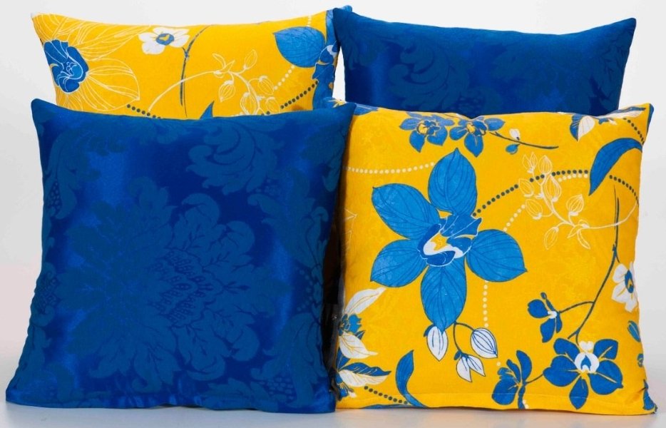 Kit com 4 Almofadas Decorativas Estampa Azul Royal com Amarelo