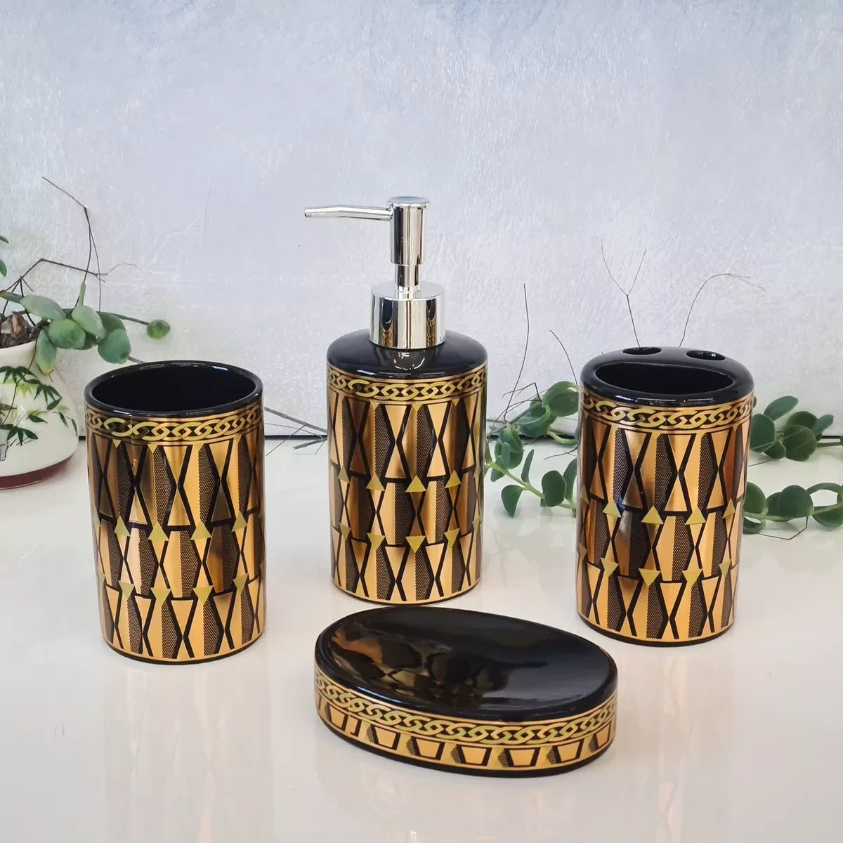 Ver imagem 4 de Kit Banheiro Luxo Dourado Lavabo 4 Peças Porta Sab Liquído Escova