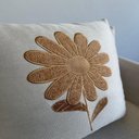 Ver imagem 3 de Almofada Linho Bordada Margarida 45x45 com Enchimento