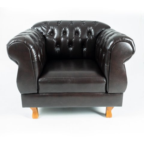 Poltrona Chesterfield Capitonê Elisabeth Corano Café Decoração, Recepção, Salas de Tv e Estar