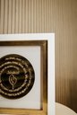 Ver imagem 2 de Quadro Decorativo Oração Ave Maria 28x28cm Led Moldura Branca Dourada Vidro