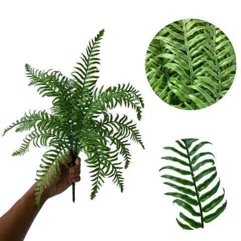 Uma Samambaia Artificial Grande para Decoração Interna e Externa